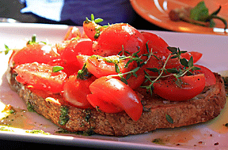 tomato crostini toast image