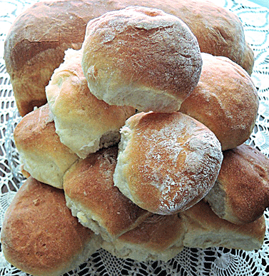 dinner rolls picture